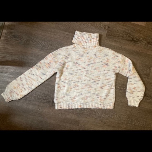 Jessica Simpson Cream Cowl Neck Sweater Women’s XS - Picture 2 of 3